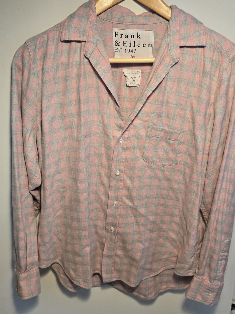 Frank & Eileen Pink Plaid Gingham XS Button Down Shirt Women’s Cotton /Tencel